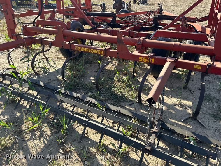 image for item NP9621 Sunflower 5531-34  field cultivator