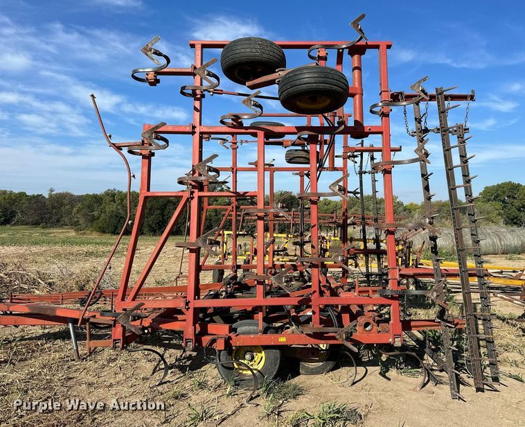 image for item NP9621 Sunflower 5531-34  field cultivator