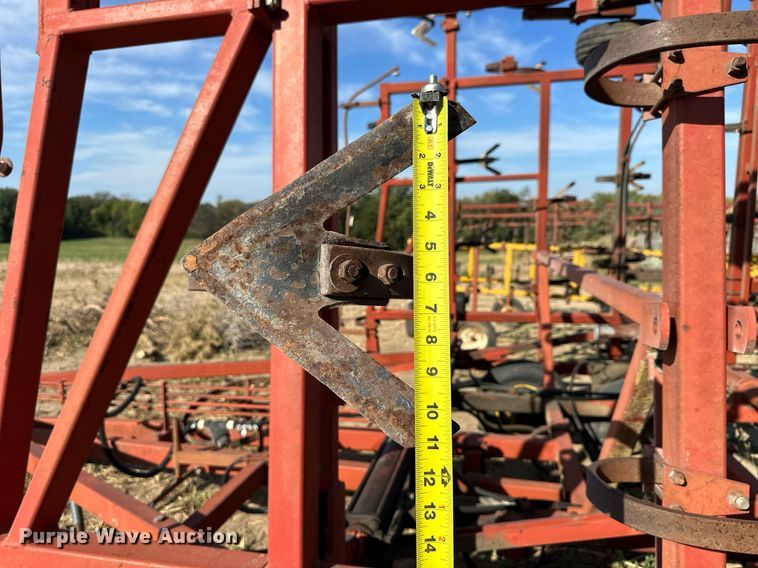 image for item NP9621 Sunflower 5531-34  field cultivator