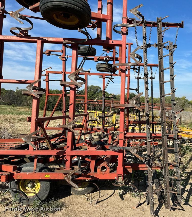 image for item NP9621 Sunflower 5531-34  field cultivator