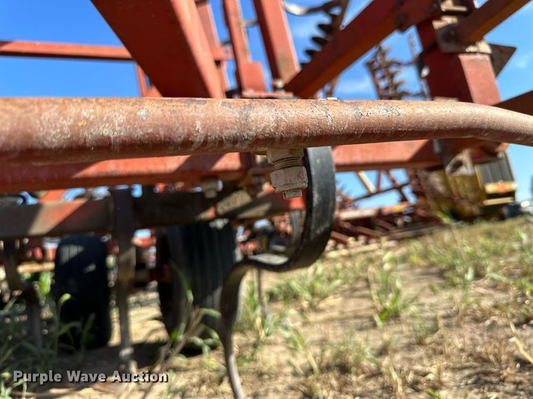 image for item NP9621 Sunflower 5531-34  field cultivator