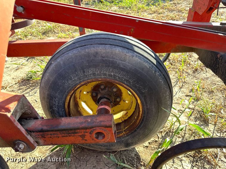 image for item NP9621 Sunflower 5531-34  field cultivator