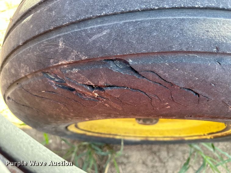 image for item NP9621 Sunflower 5531-34  field cultivator