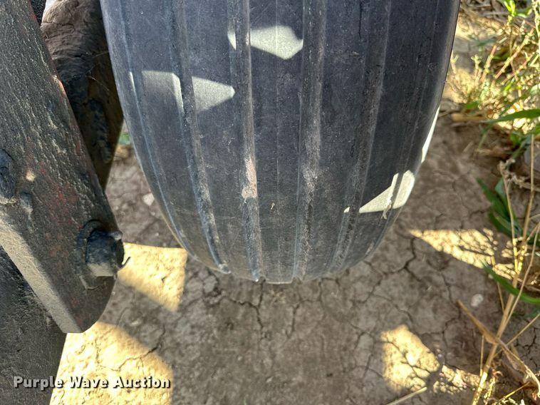 image for item NP9621 Sunflower 5531-34  field cultivator