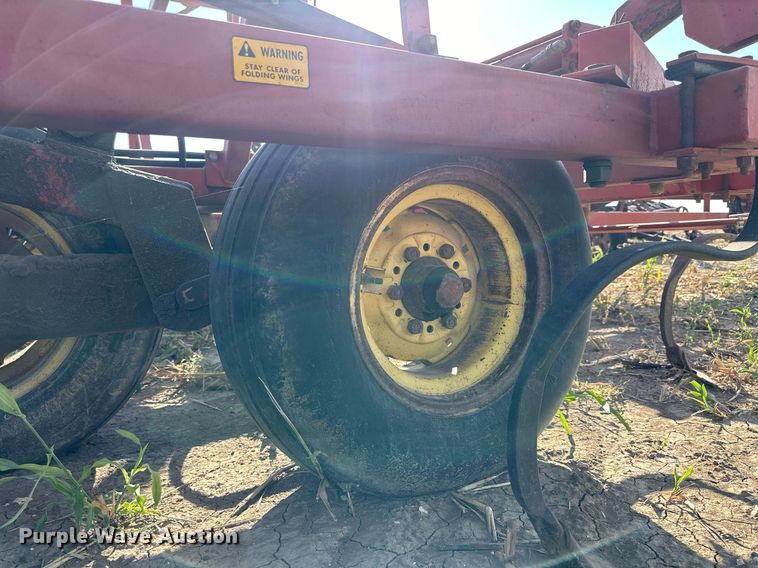 image for item NP9621 Sunflower 5531-34  field cultivator