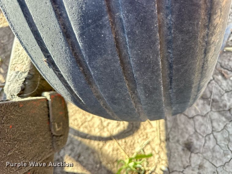 image for item NP9621 Sunflower 5531-34  field cultivator