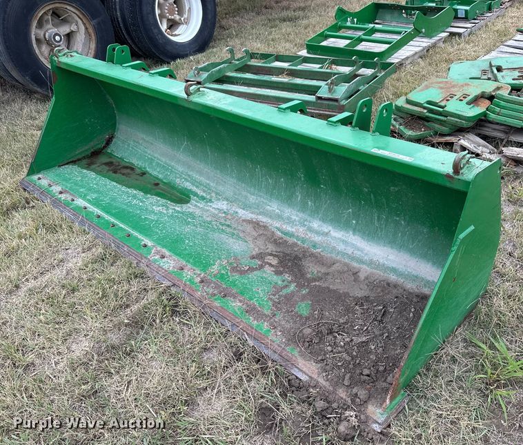 image for item NP9624 John Deere  9' W bucket