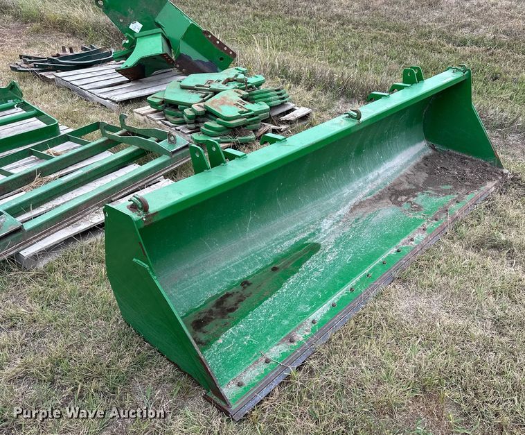 image for item NP9624 John Deere  9' W bucket