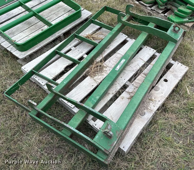 image for item NP9626 John Deere  fork carriage