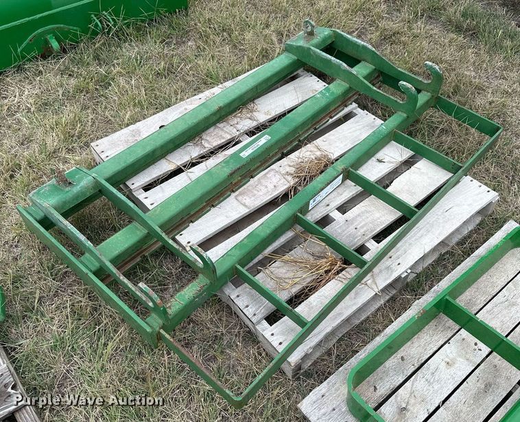 image for item NP9626 John Deere  fork carriage