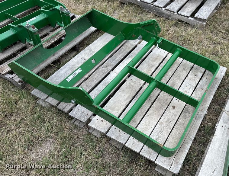 image for item NP9627 John Deere  bracket
