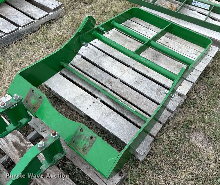 image for item NP9627 John Deere  bracket