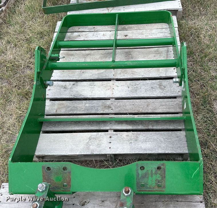 image for item NP9627 John Deere  bracket