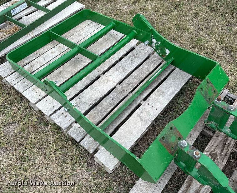 image for item NP9627 John Deere  bracket