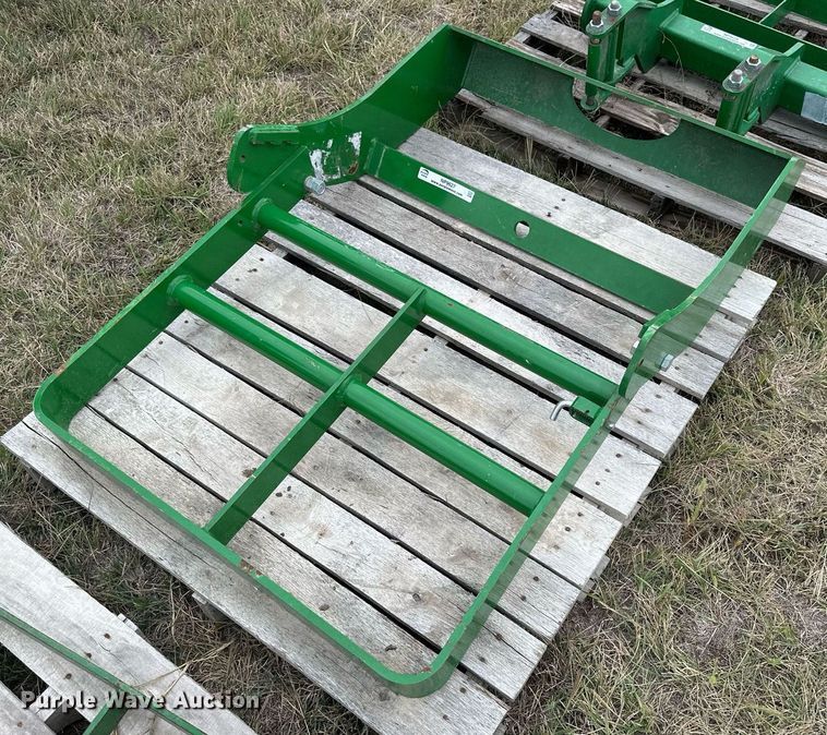 image for item NP9627 John Deere  bracket
