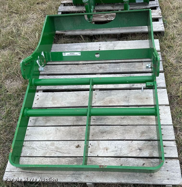 image for item NP9627 John Deere  bracket