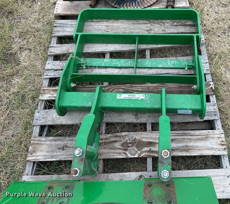 image for item NP9628 John Deere  grill guard