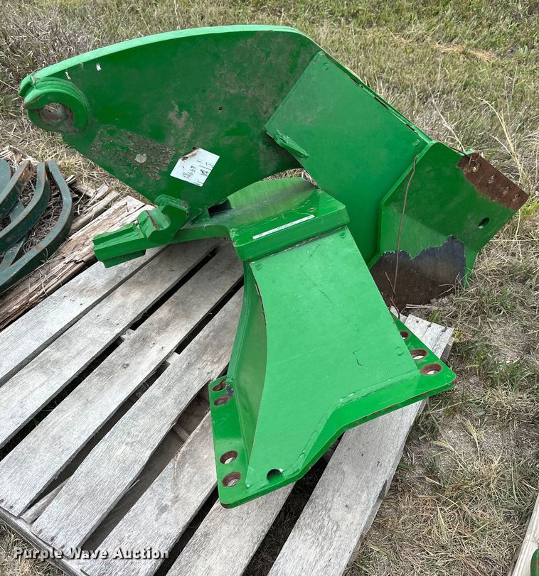 image for item NP9630 John Deere  mounting frame