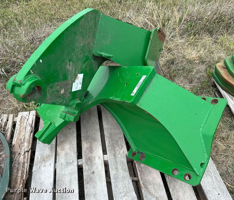 image for item NP9630 John Deere  mounting frame
