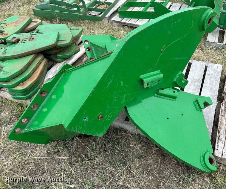 image for item NP9630 John Deere  mounting frame