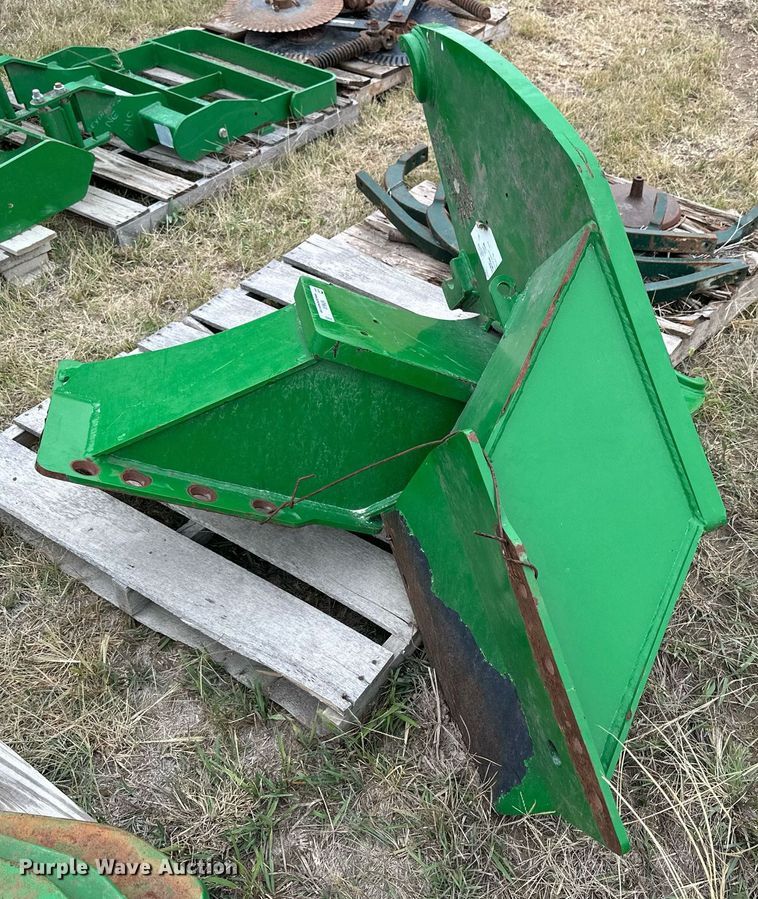 image for item NP9630 John Deere  mounting frame