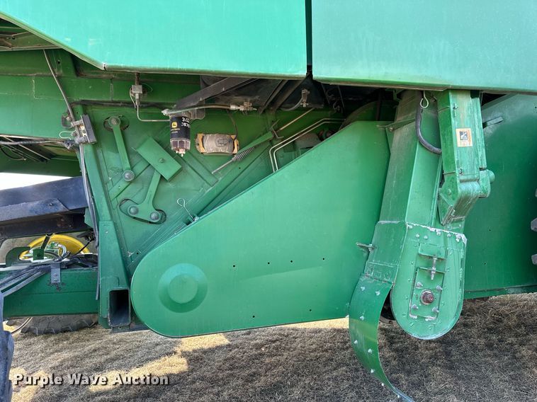 image for item NP9633 1998 John Deere 9610  RWA combine