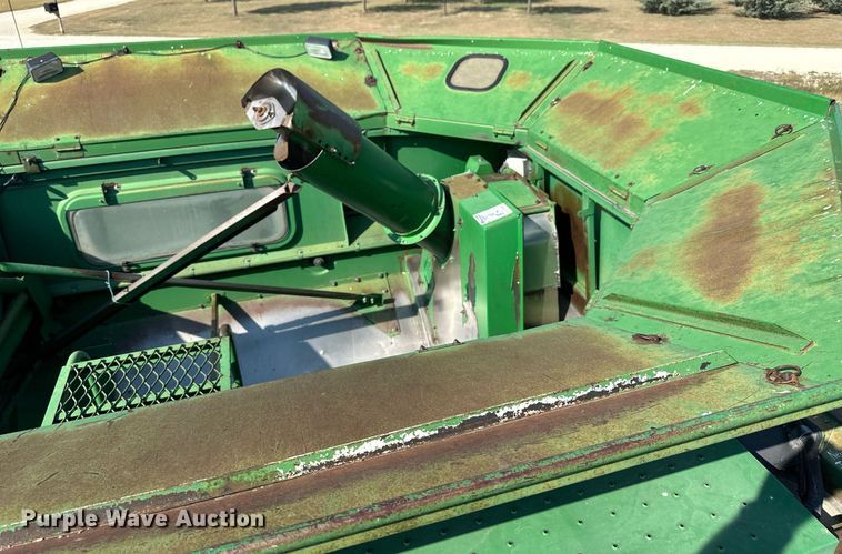 image for item NP9633 1998 John Deere 9610  RWA combine