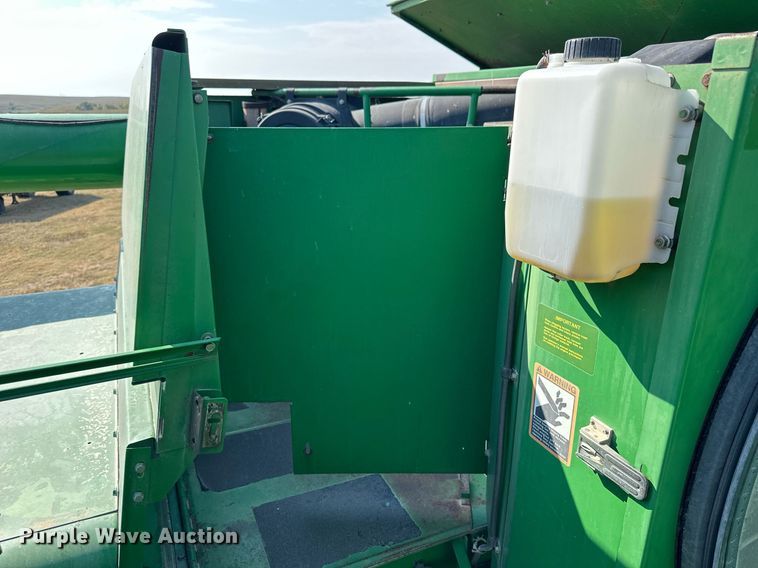 image for item NP9633 1998 John Deere 9610  RWA combine