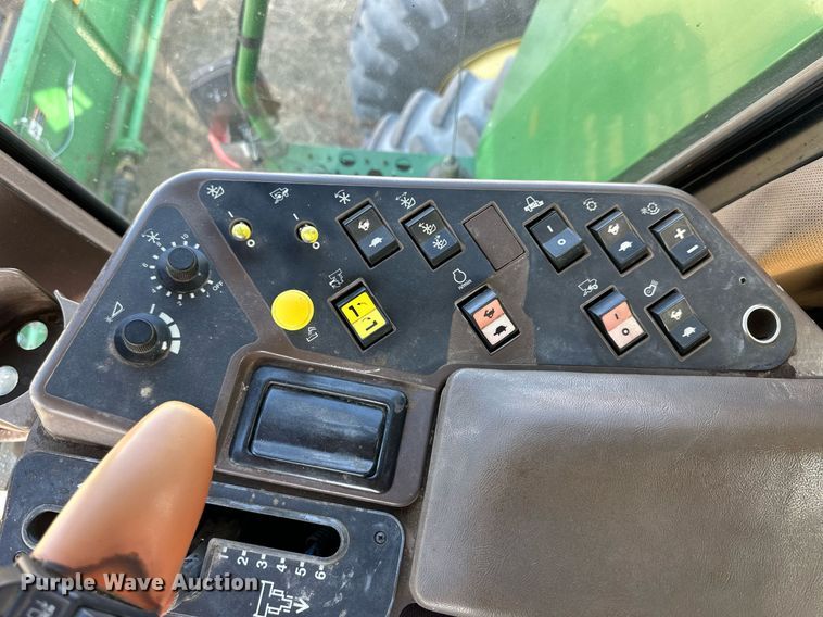 image for item NP9633 1998 John Deere 9610  RWA combine