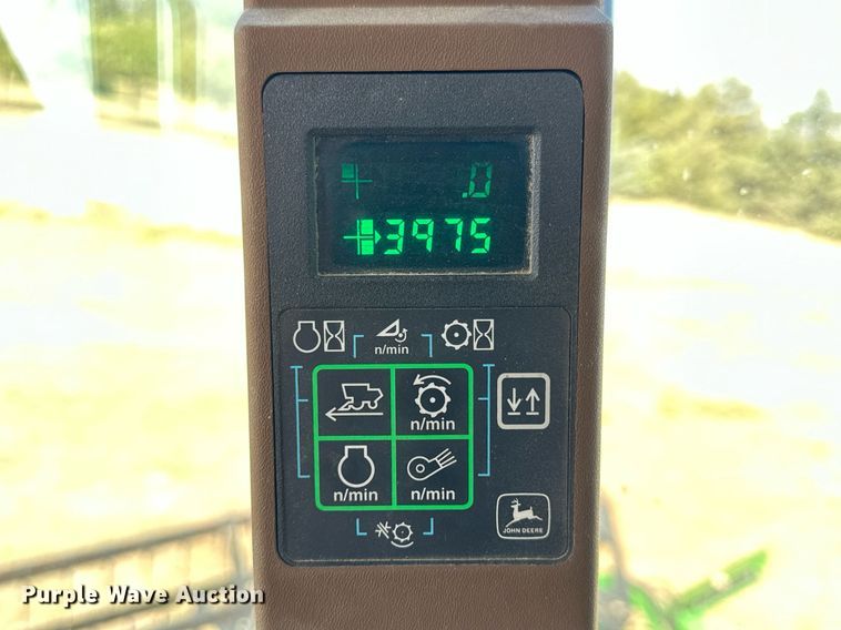 image for item NP9633 1998 John Deere 9610  RWA combine