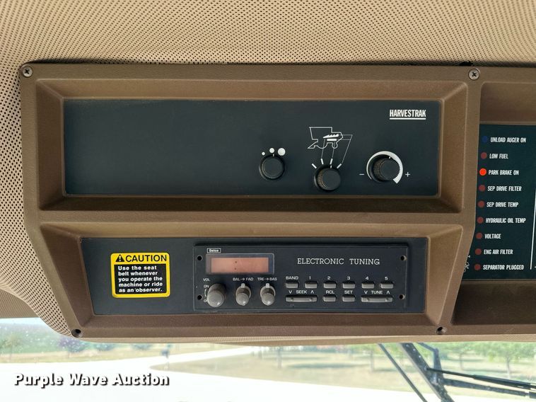 image for item NP9633 1998 John Deere 9610  RWA combine