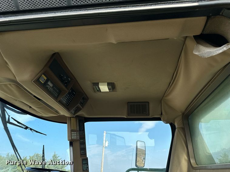 image for item NP9633 1998 John Deere 9610  RWA combine