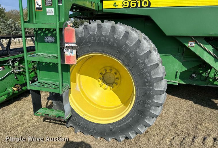 image for item NP9633 1998 John Deere 9610  RWA combine