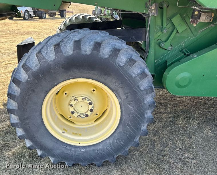 image for item NP9633 1998 John Deere 9610  RWA combine