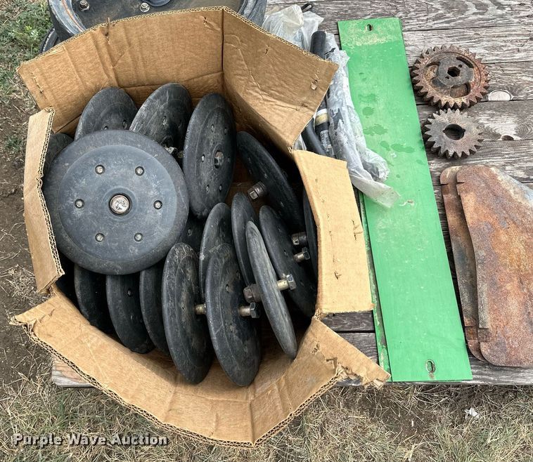 image for item NP9636 John Deere 1590  grain drill