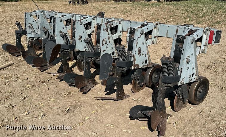 image for item NP9637 Hiniker 5000  row crop cultivator