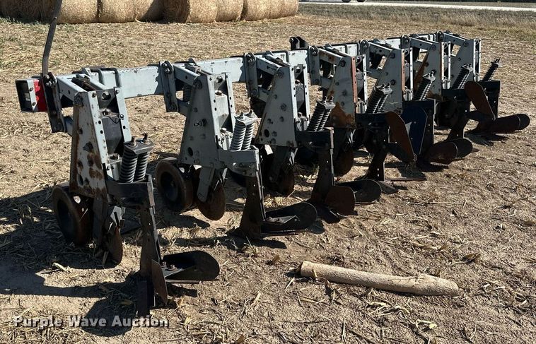 image for item NP9637 Hiniker 5000  row crop cultivator