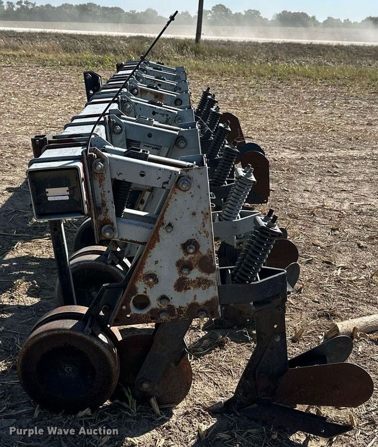 image for item NP9637 Hiniker 5000  row crop cultivator