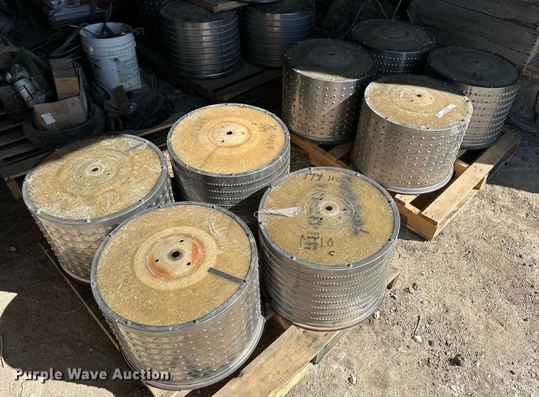 image for item NP9656 (8) planter drums