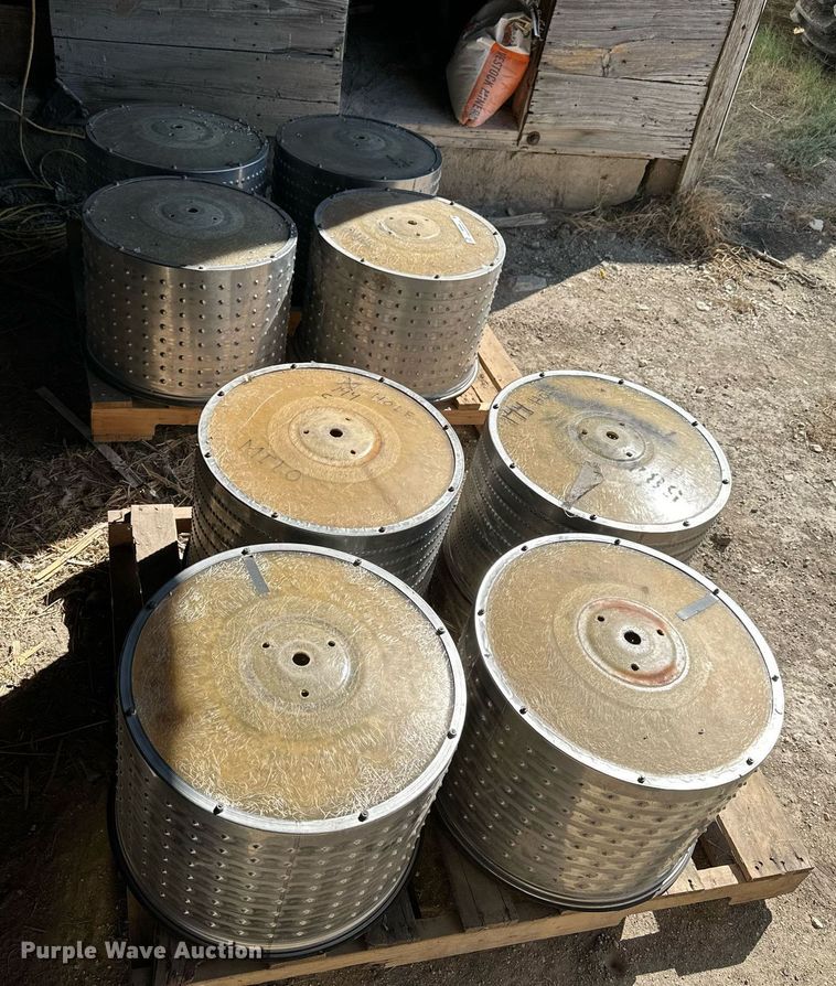 image for item NP9656 (8) planter drums