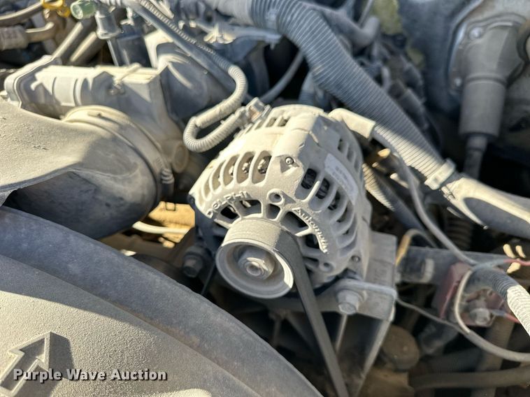 image for item OK9176 2003 Chevrolet Silverado 2500HD  flatbed pickup truck