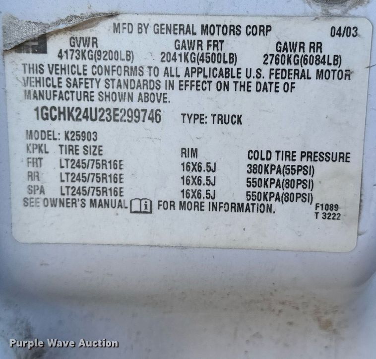 image for item OK9176 2003 Chevrolet Silverado 2500HD  flatbed pickup truck