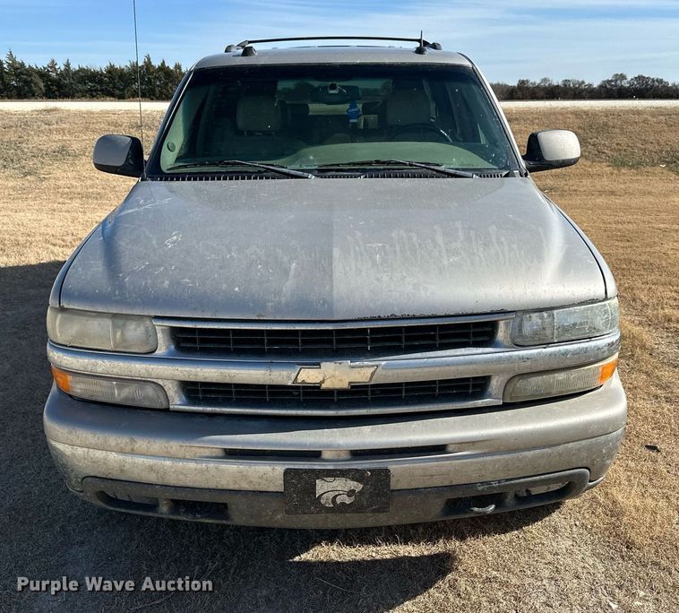 image for item OK9177 2004 Chevrolet Suburban  SUV