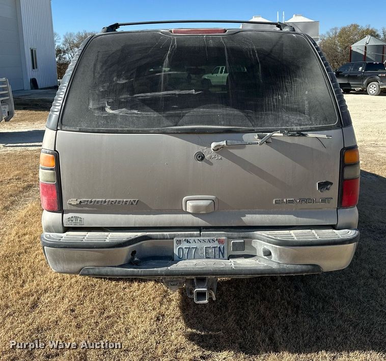 image for item OK9177 2004 Chevrolet Suburban  SUV