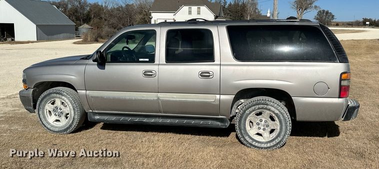image for item OK9177 2004 Chevrolet Suburban  SUV