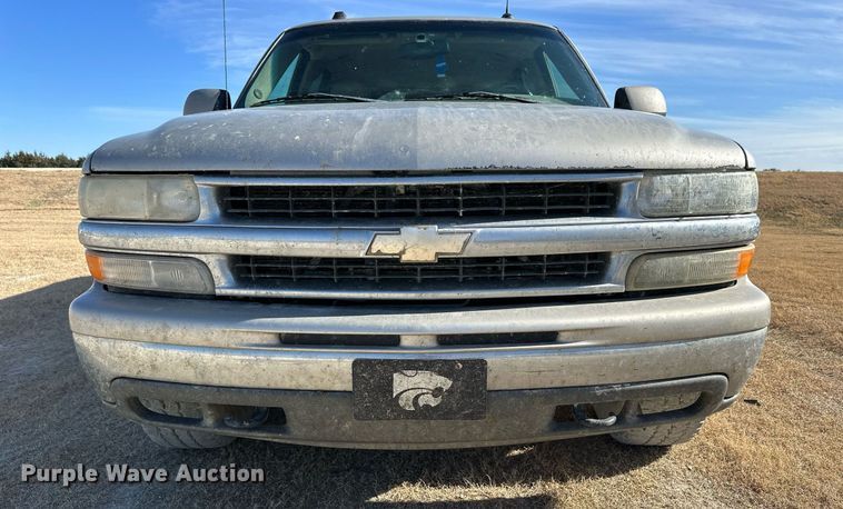 image for item OK9177 2004 Chevrolet Suburban  SUV