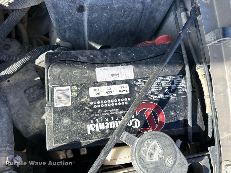 image for item OK9177 2004 Chevrolet Suburban  SUV