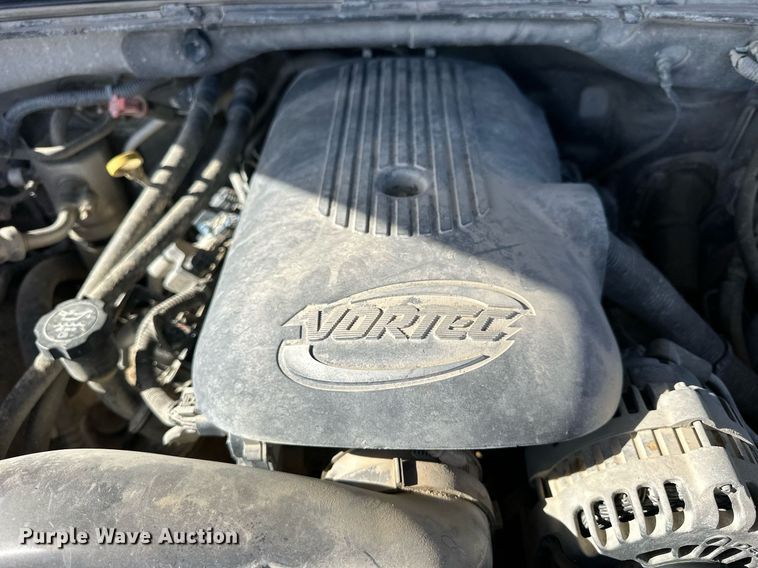 image for item OK9177 2004 Chevrolet Suburban  SUV