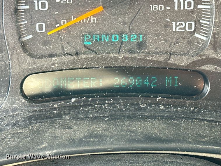 image for item OK9177 2004 Chevrolet Suburban  SUV