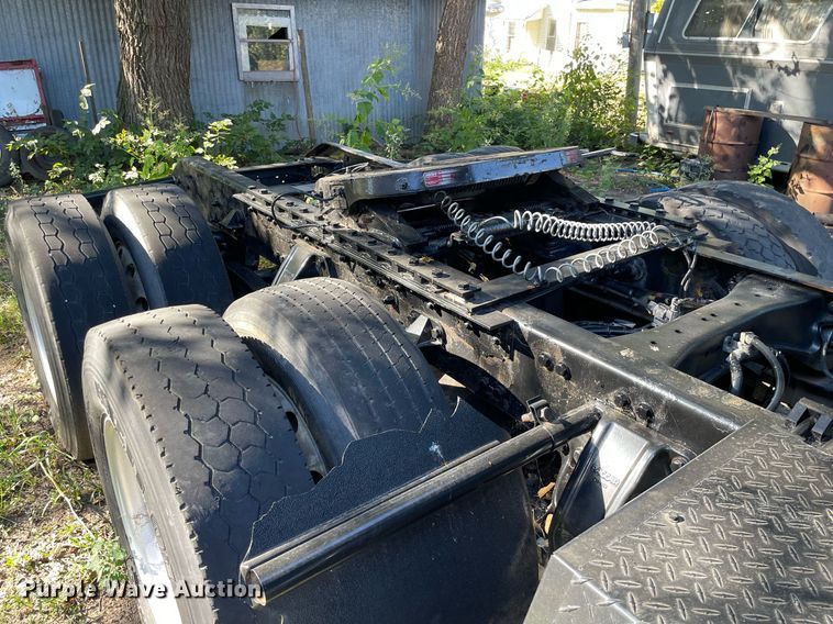 image for item DI5178 2012 Kenworth T700  semi truck